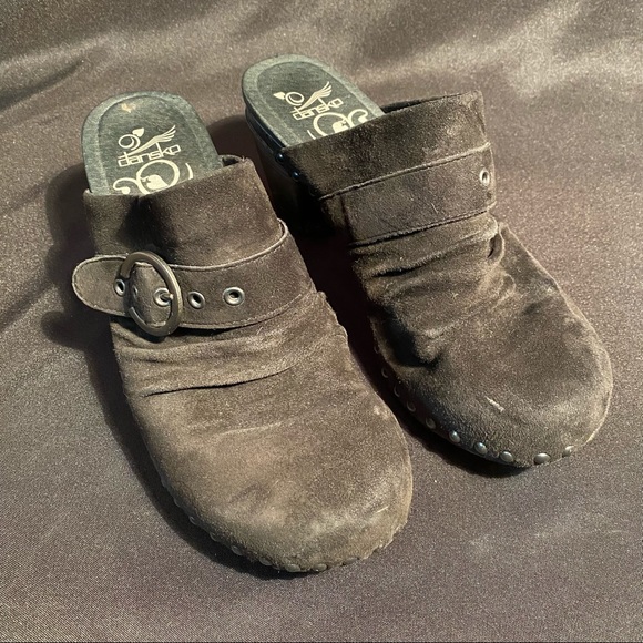 Dansko Nadine Heeled Mule Clogs Black Leather Suede Studded Buckle Slip-on 40 - Picture 3 of 11